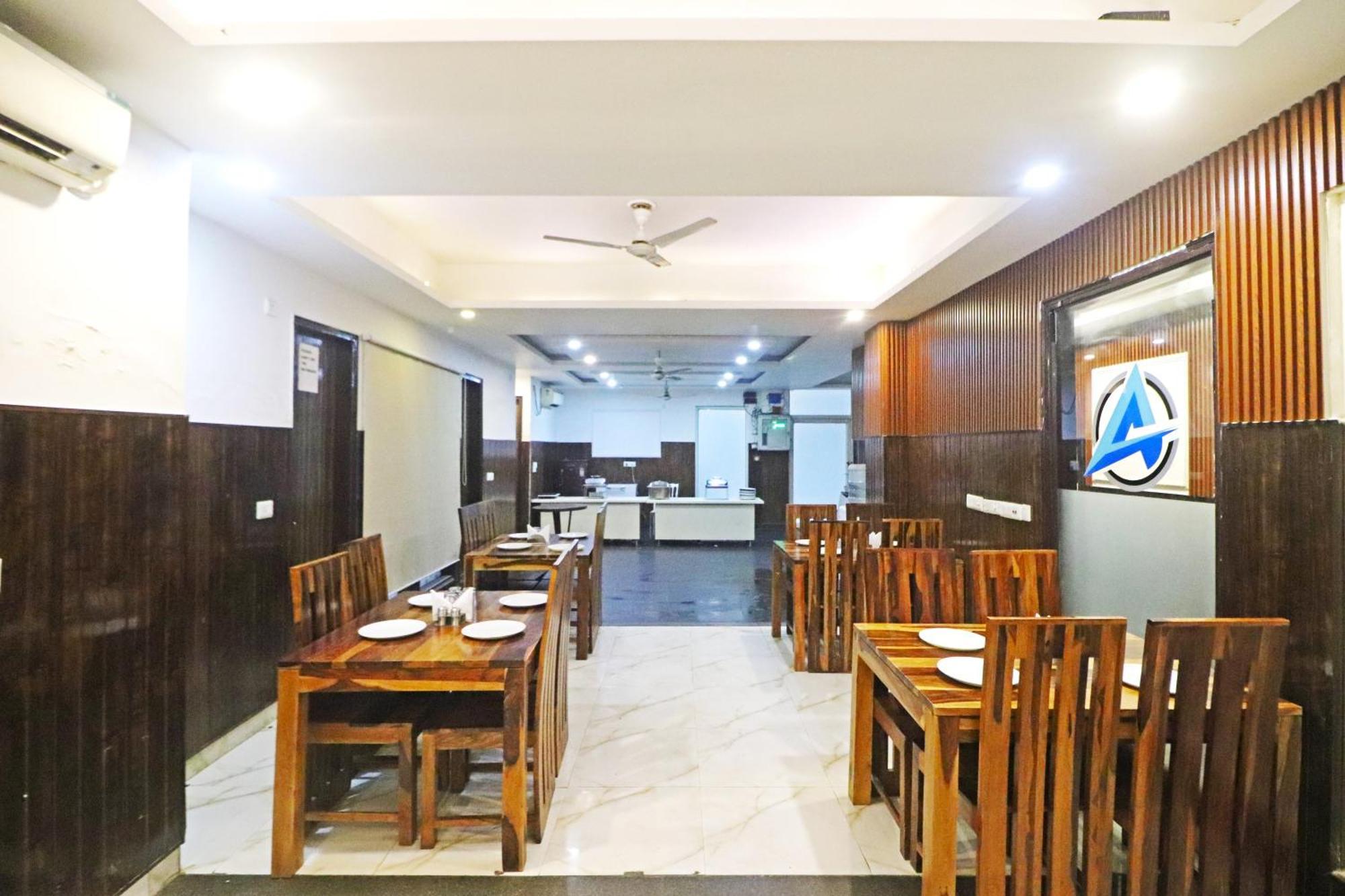 Hotel Mayda Prime Near Delhi Airport Új-Delhi Kültér fotó