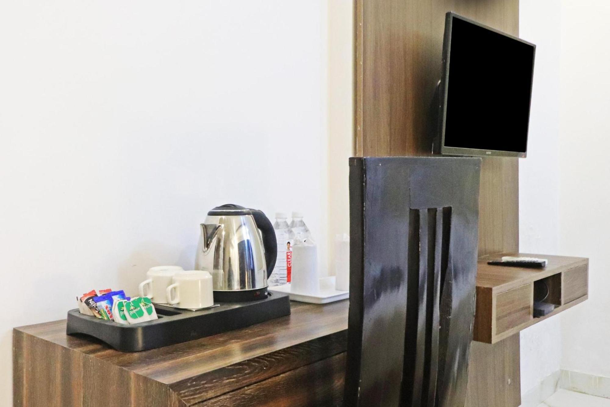 Hotel Mayda Prime Near Delhi Airport Új-Delhi Kültér fotó