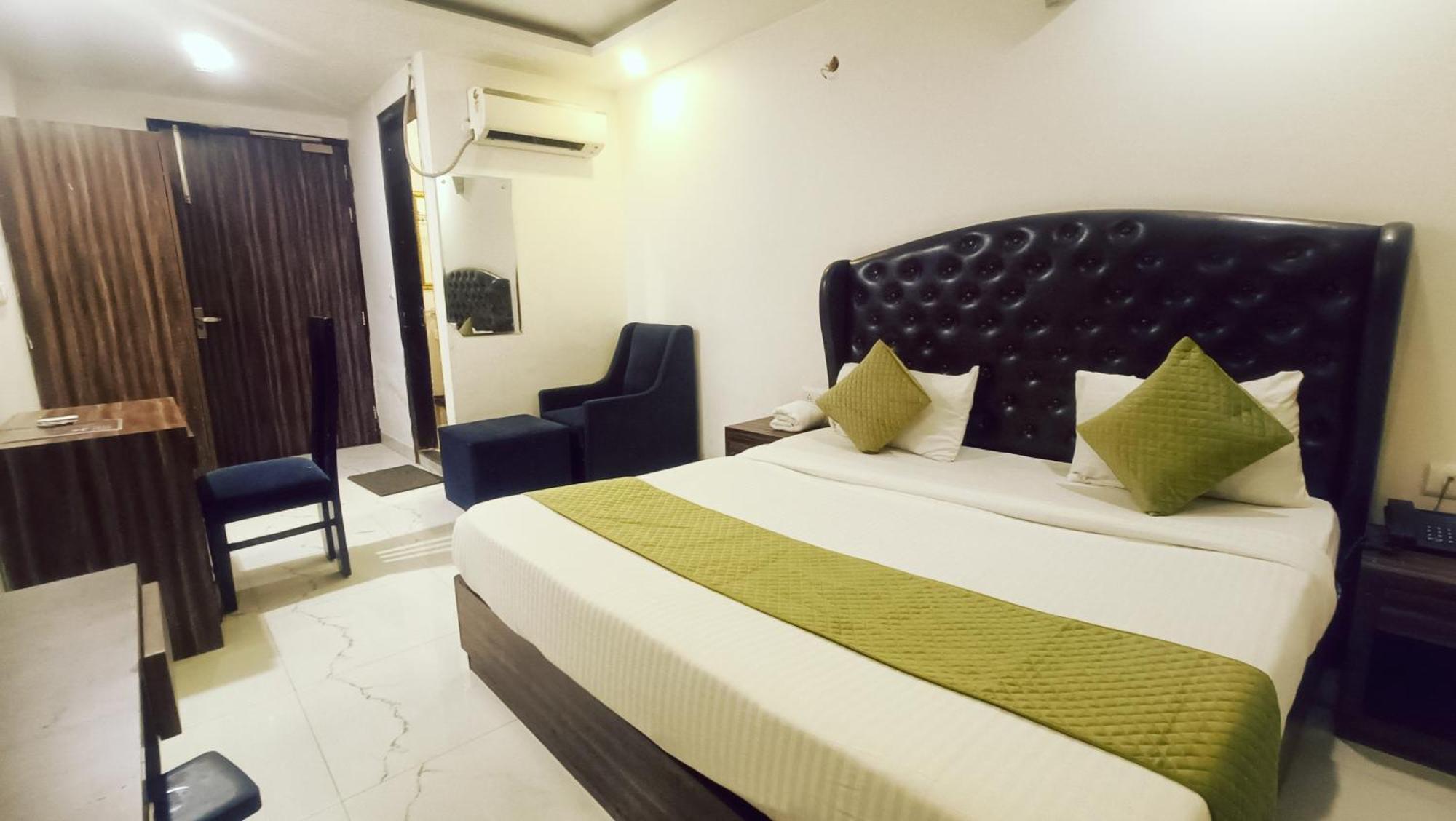 Hotel Mayda Prime Near Delhi Airport Új-Delhi Kültér fotó