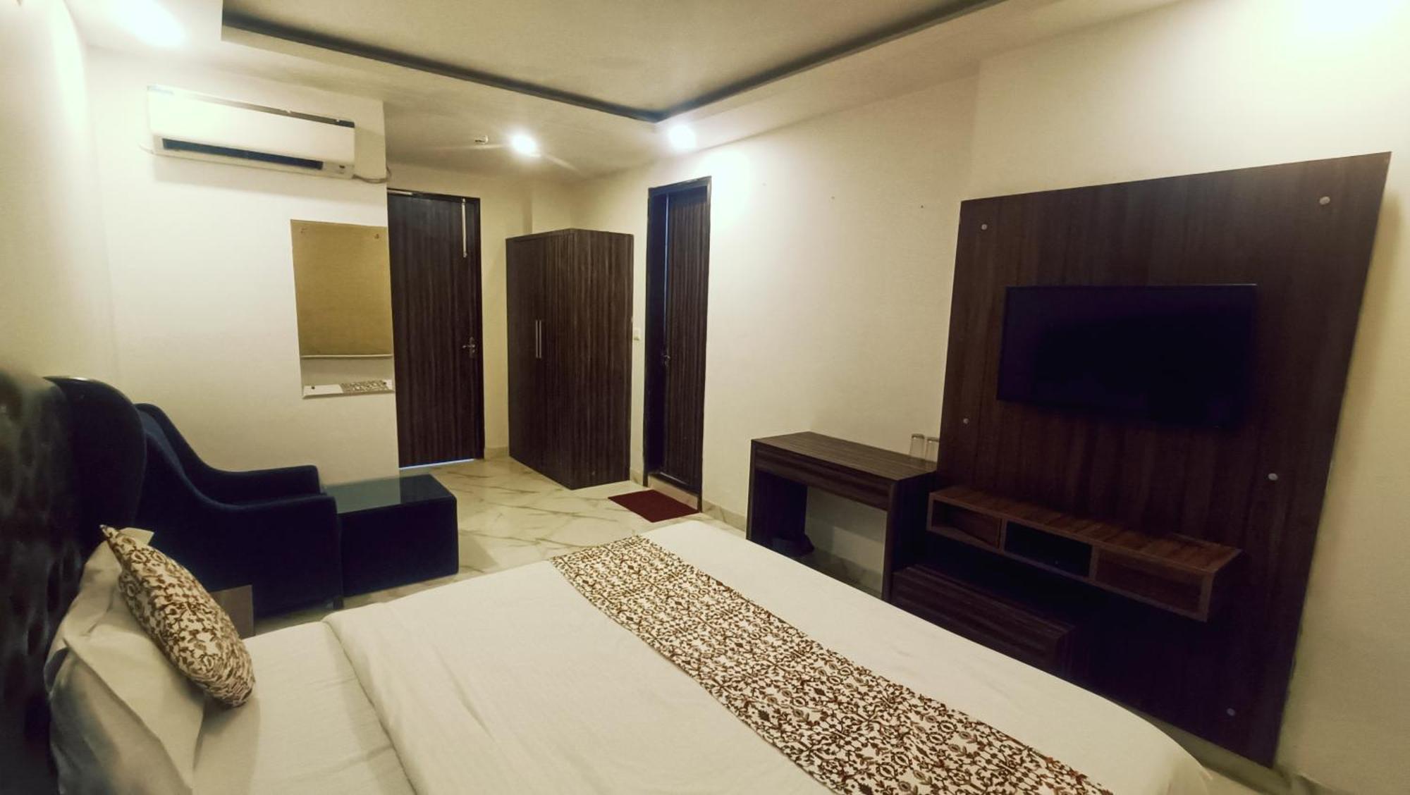 Hotel Mayda Prime Near Delhi Airport Új-Delhi Kültér fotó