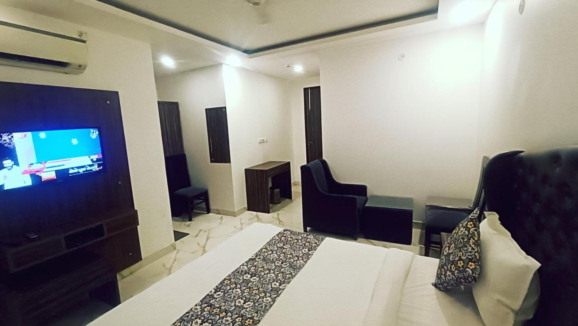 Hotel Mayda Prime Near Delhi Airport Új-Delhi Kültér fotó